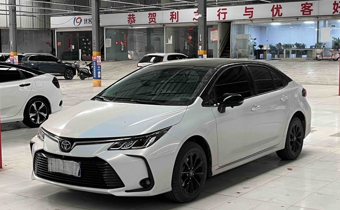 Front view of 2021 Toyota Corolla 1.2T CVT Luxury used car from China