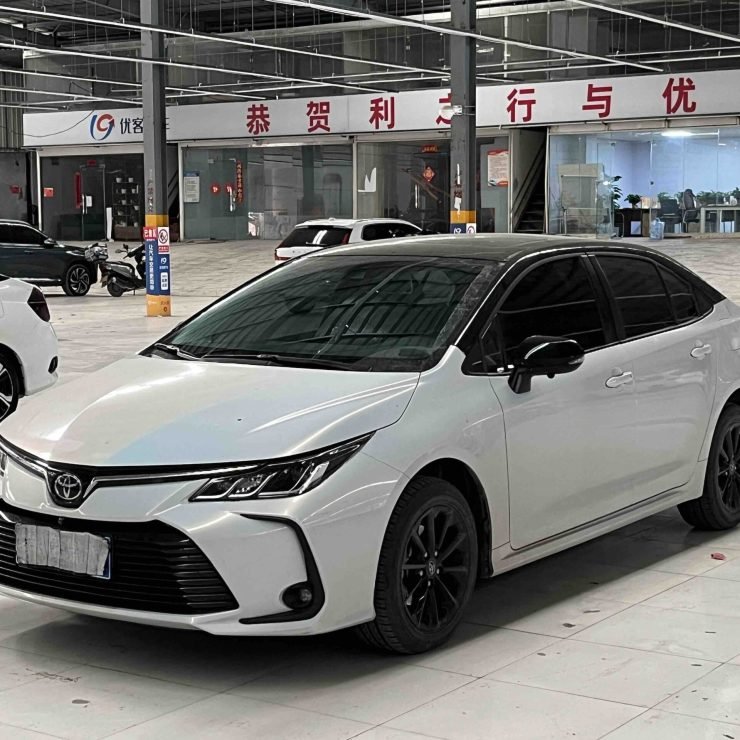 Front view of 2021 Toyota Corolla 1.2T CVT Luxury used car from China