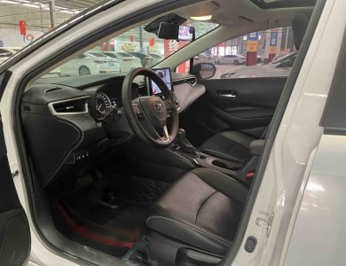 Front seats interior of 2021 Toyota Corolla 1.2T CVT Luxury