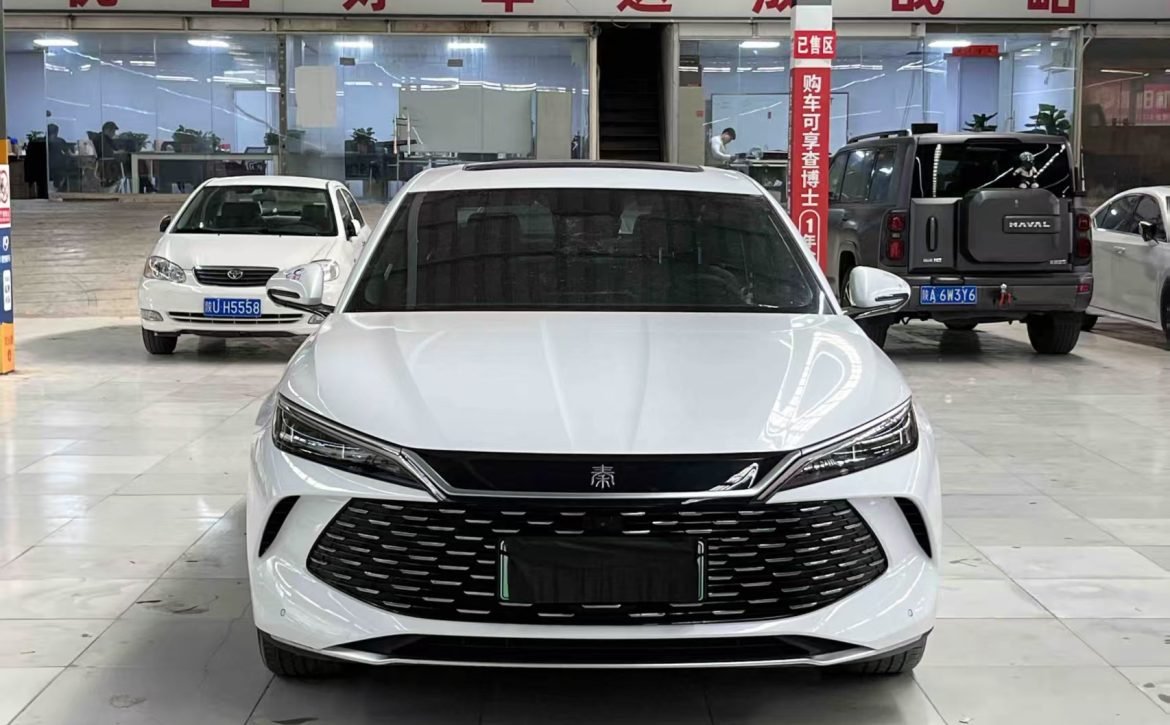 2024 BYD Qin L DM-i 120KM Leading front view