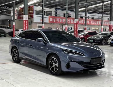 BYD SEAL 06 DM-i 2024 120KM Premium right front 45 degree view