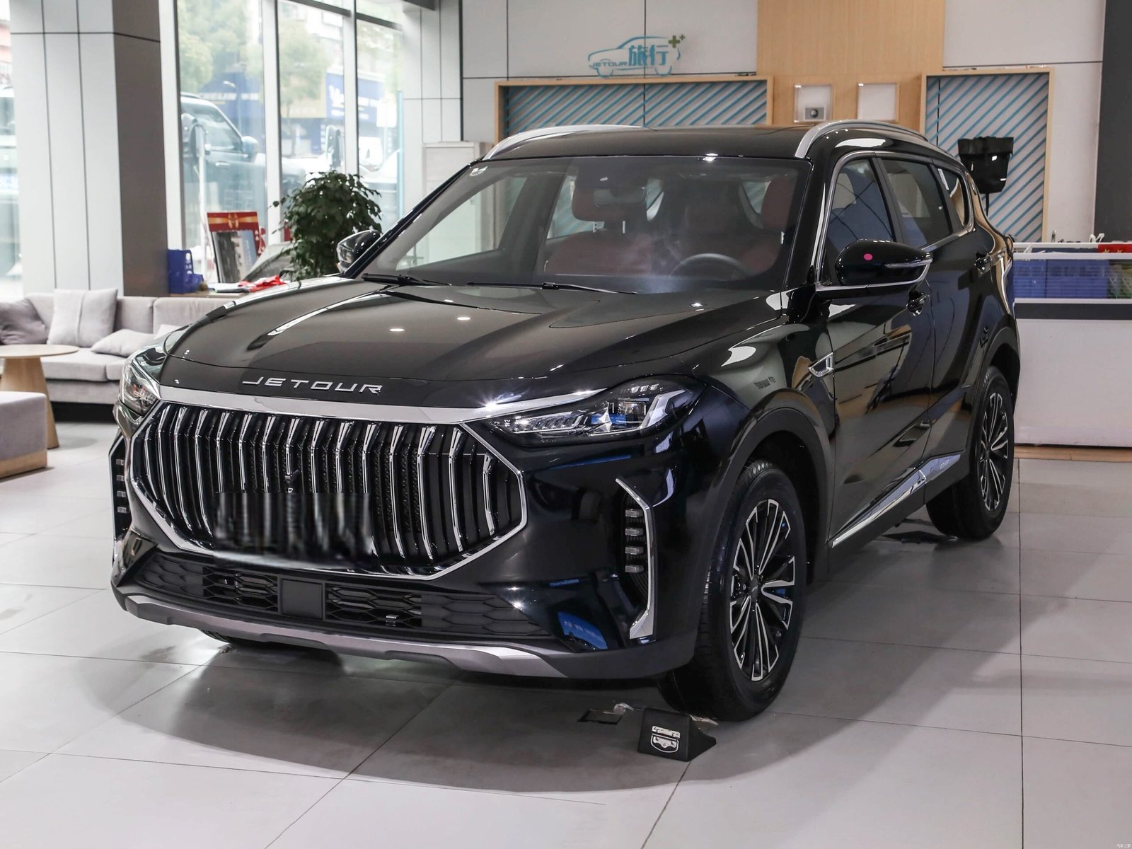 JETOUR 2026 X70 PLUS family SUV launched in China with spacious cabin and modern design