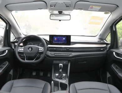 Livan X3 Pro interior dashboard