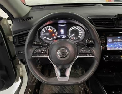 Nissan X-Trail 2017 2.0L CVT Comfort 2WD dashboard