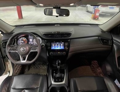 Nissan X-Trail 2017 2.0L CVT Comfort 2WD interior