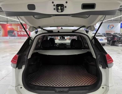 Nissan X-Trail 2017 2.0L CVT Comfort 2WD trunk space